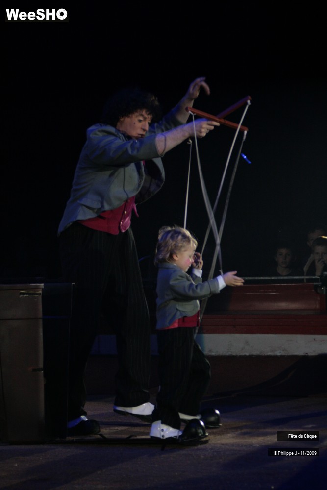 10/20 photos du spectacle Fête lilloise du cirque