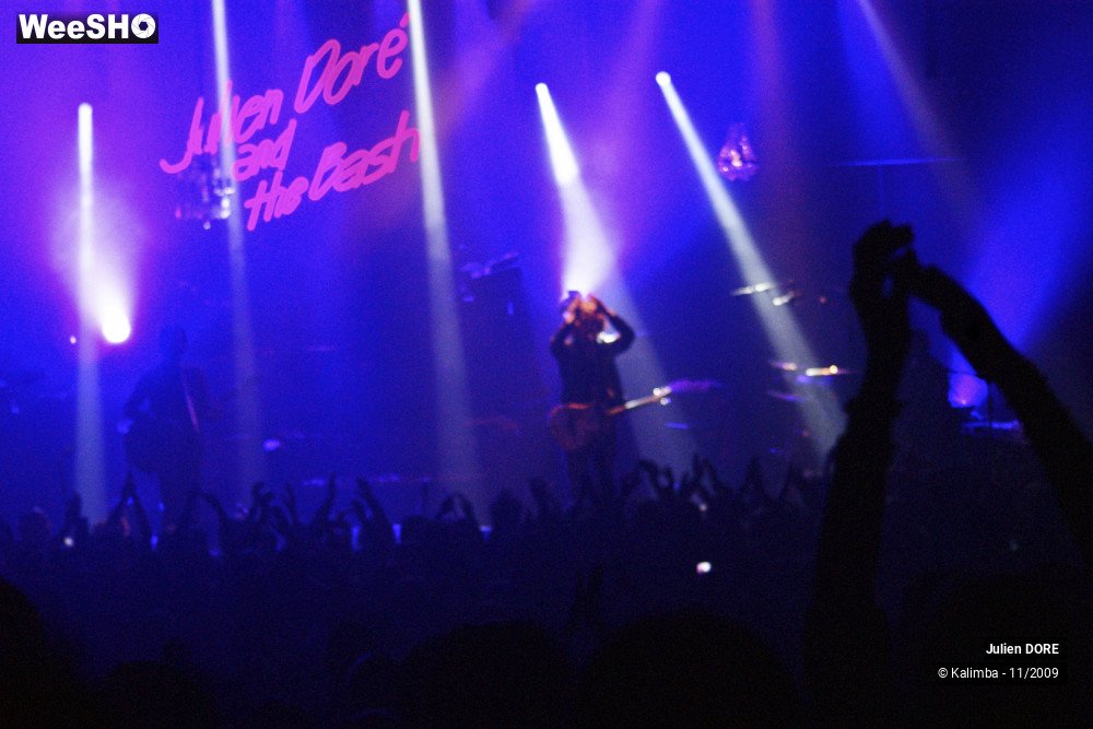 19/25 photos du spectacle Julien Doré & The Bash