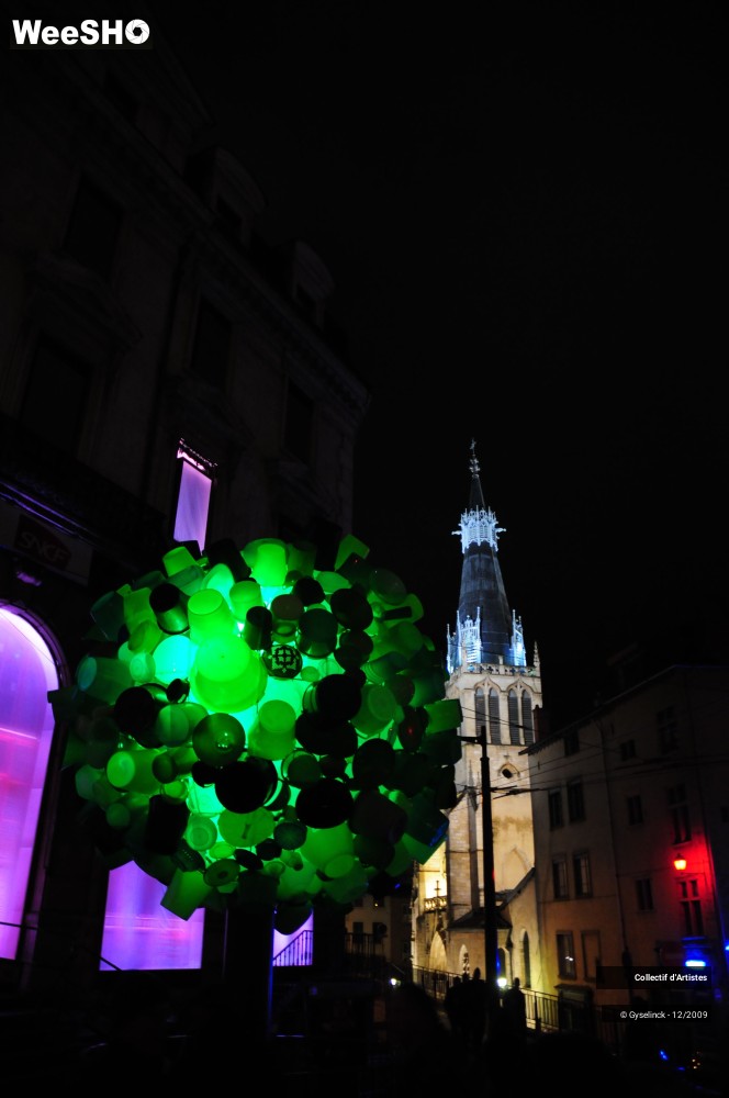 26/32 photos du spectacle Fête des Lumières 1