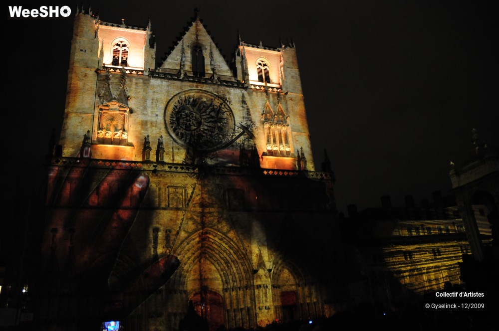 25/36 photos du spectacle Fête des Lumières 2