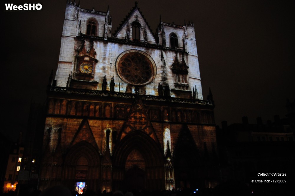 27/36 photos du spectacle Fête des Lumières 2