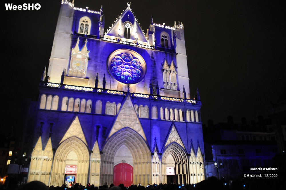 29/36 photos du spectacle Fête des Lumières 2