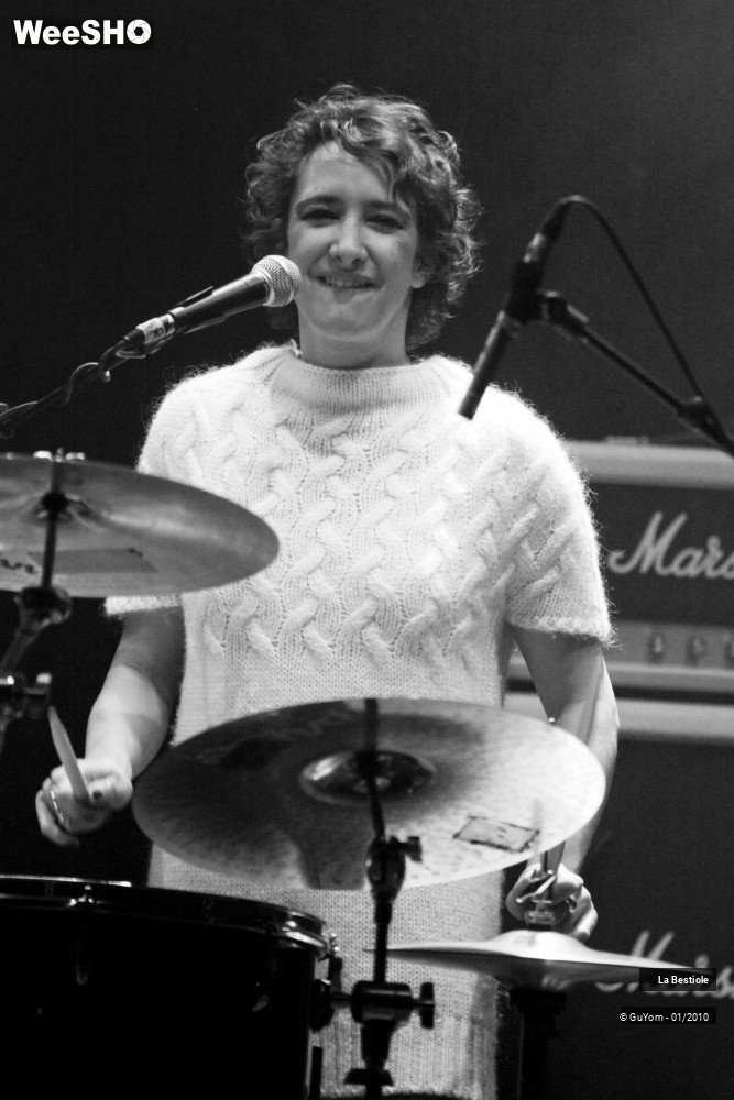 3/40 photos du spectacle La Bestiole