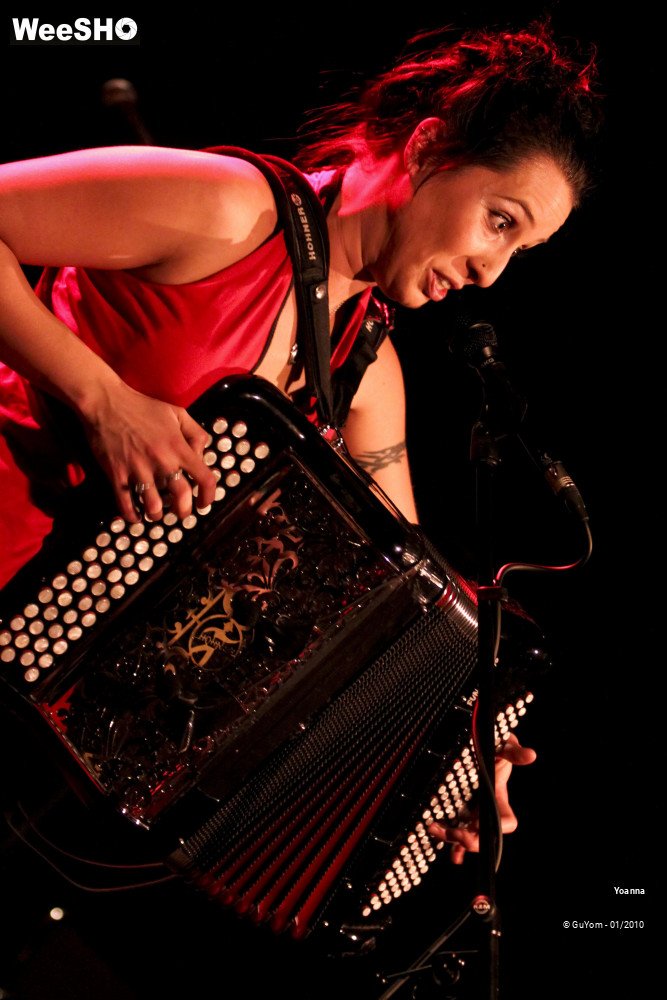 19/35 photos du spectacle Yoanna