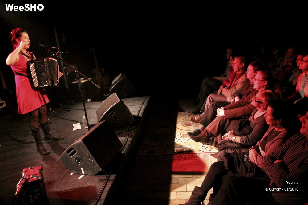 25/35 photos du spectacle Yoanna