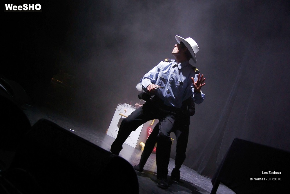 18/32 photos du spectacle Les Zactoux