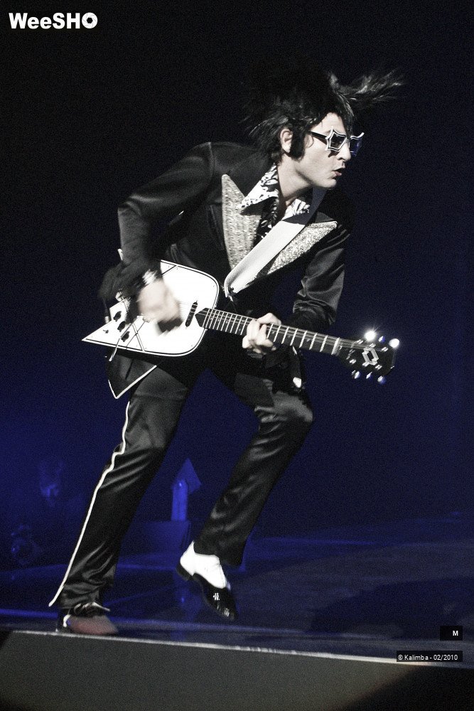 8/33 photos du spectacle M