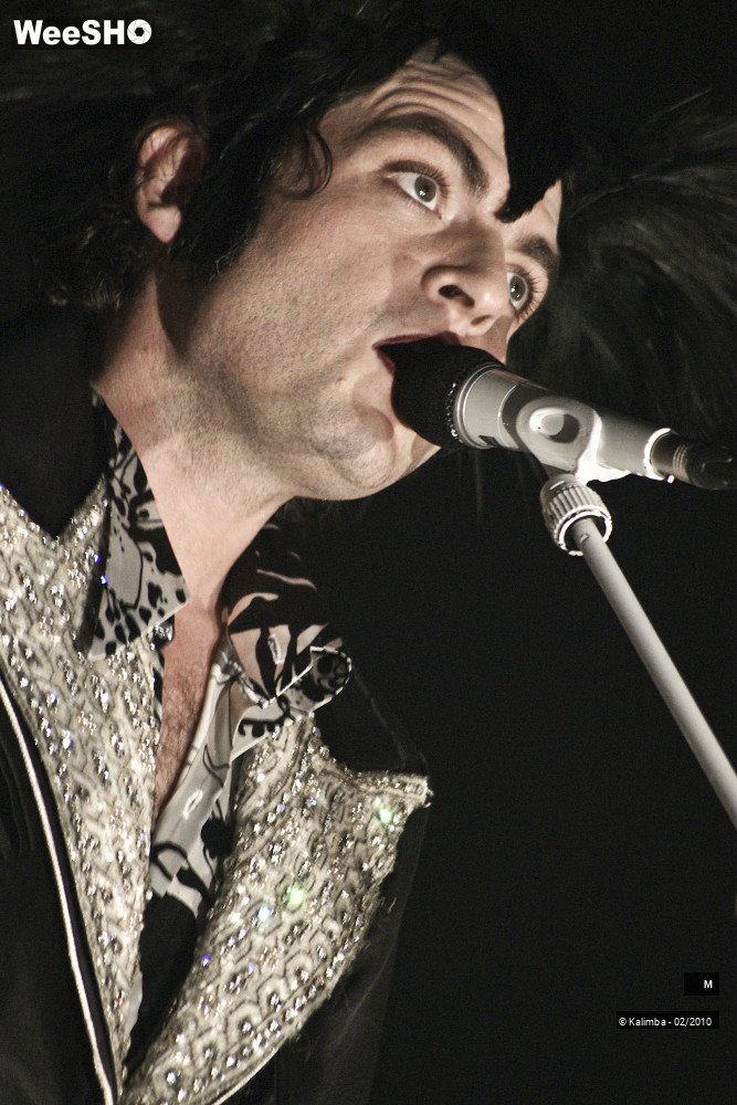 12/33 photos du spectacle M