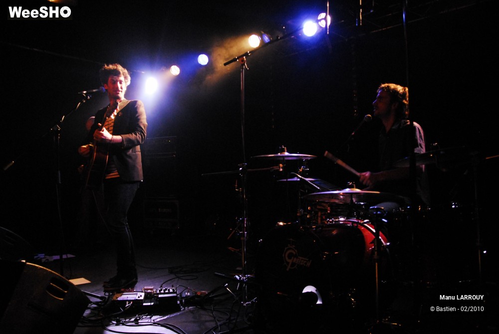 20/41 photos du spectacle Manu LARROUY