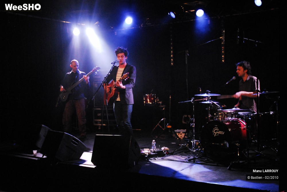 23/41 photos du spectacle Manu LARROUY