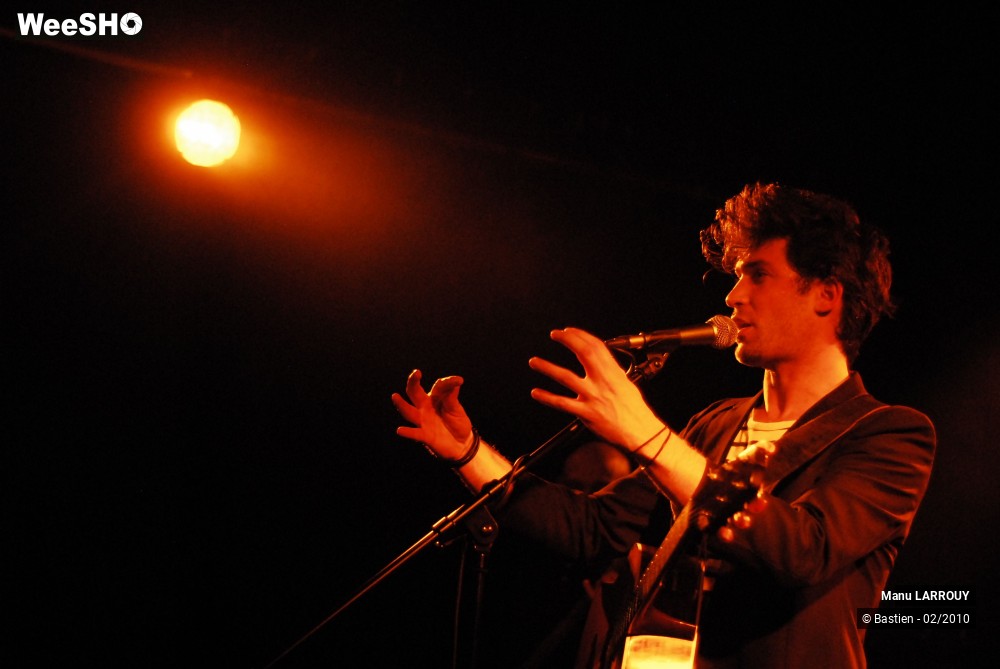 25/41 photos du spectacle Manu LARROUY