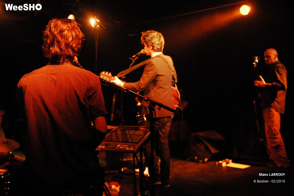 29/41 photos du spectacle Manu LARROUY