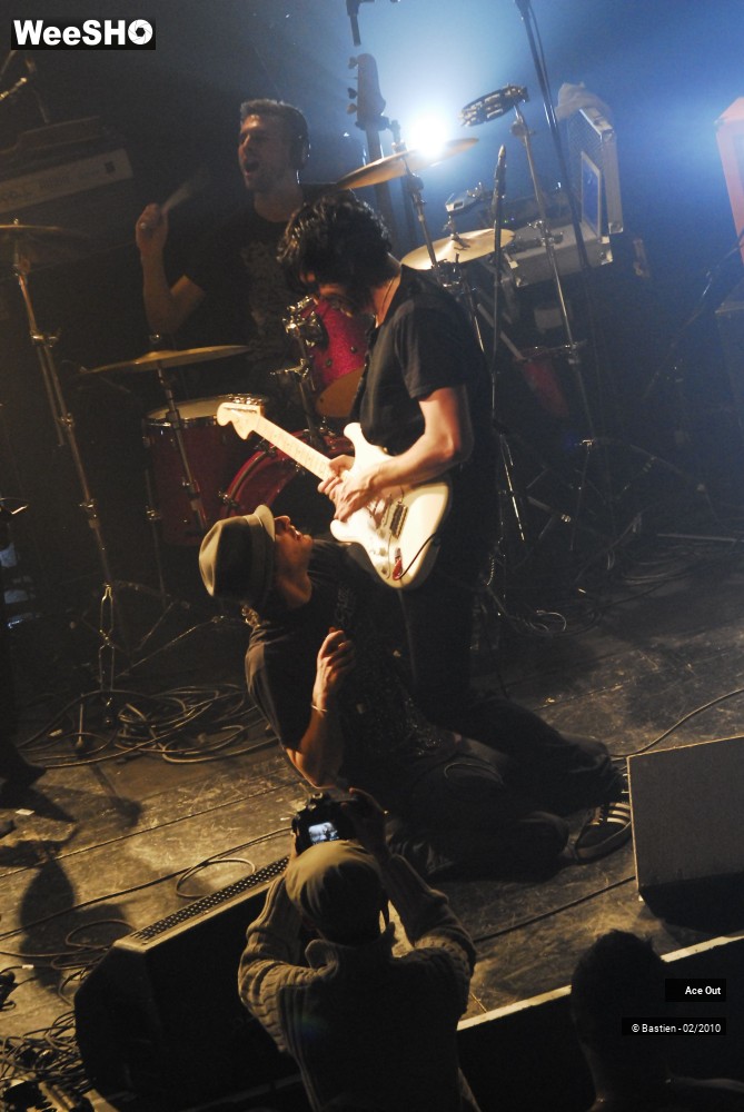 8/39 photos du spectacle Ace Out