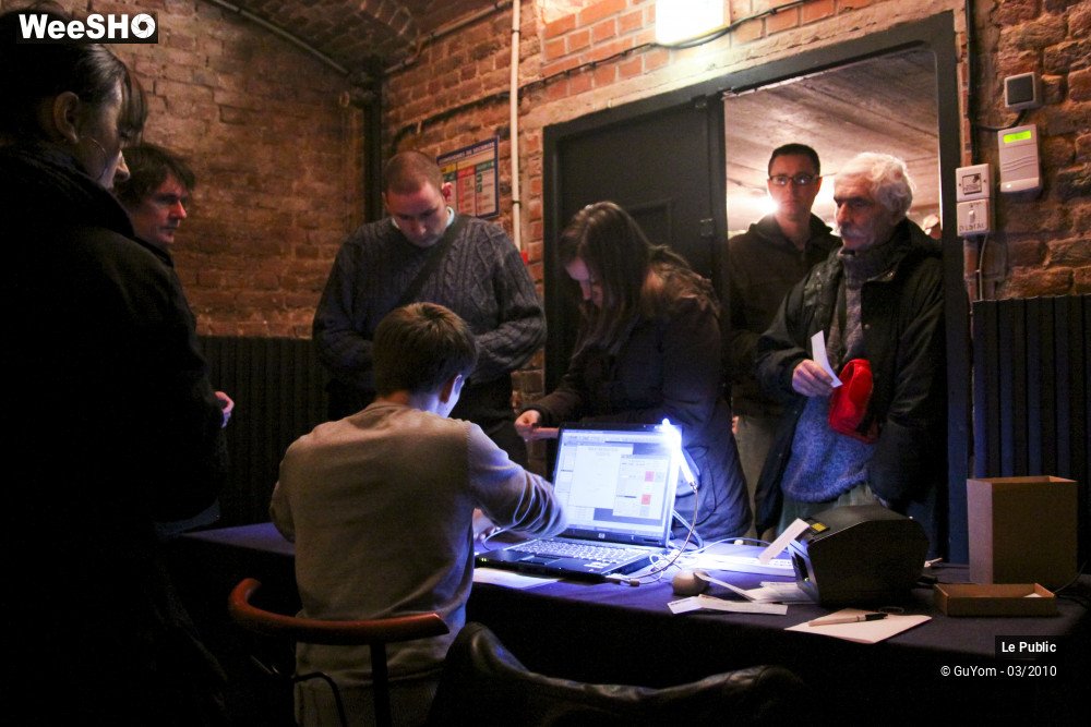 23/27 photos du spectacle Le Poche Ambiance