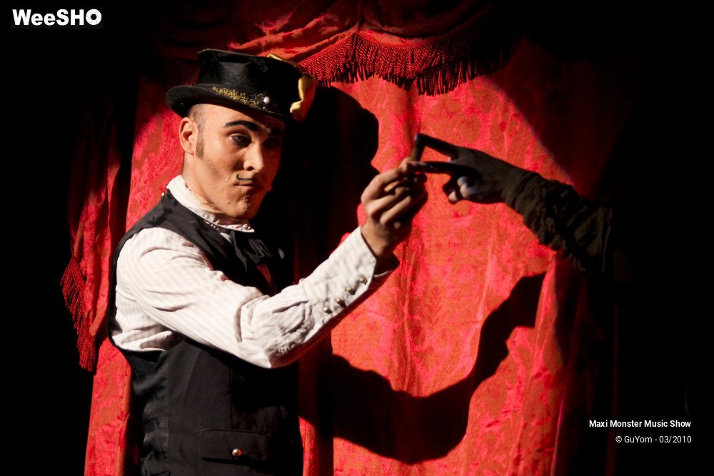 50/50 photos du spectacle Galerie de Monstres