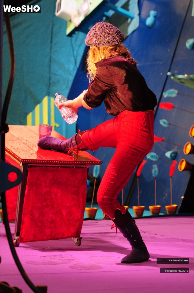 18/23 photos du spectacle Sans dessus dessous