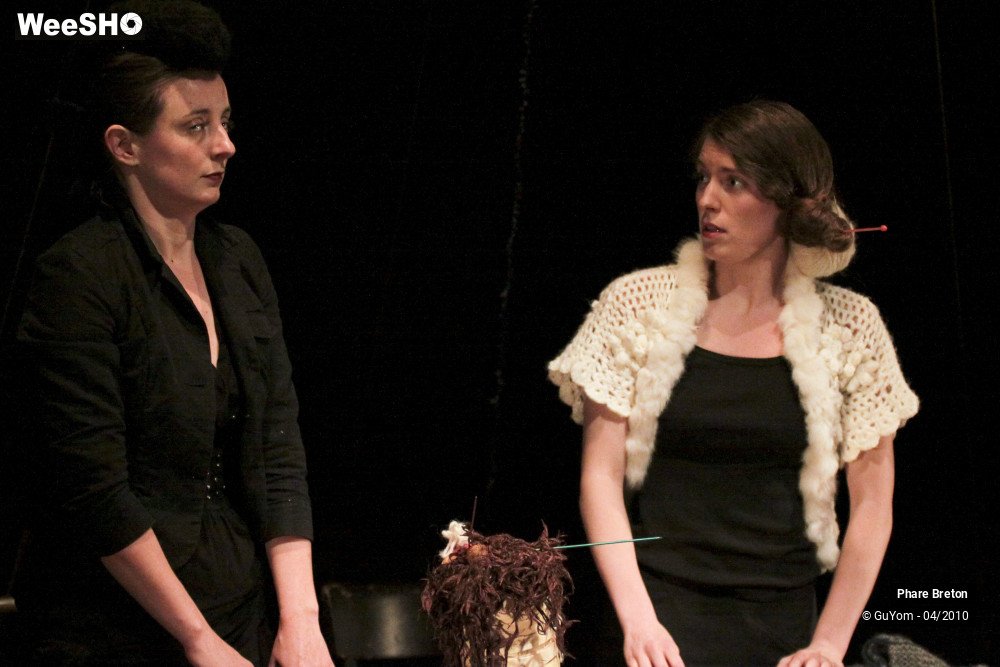19/49 photos du spectacle Seule dans mon Phare Breton