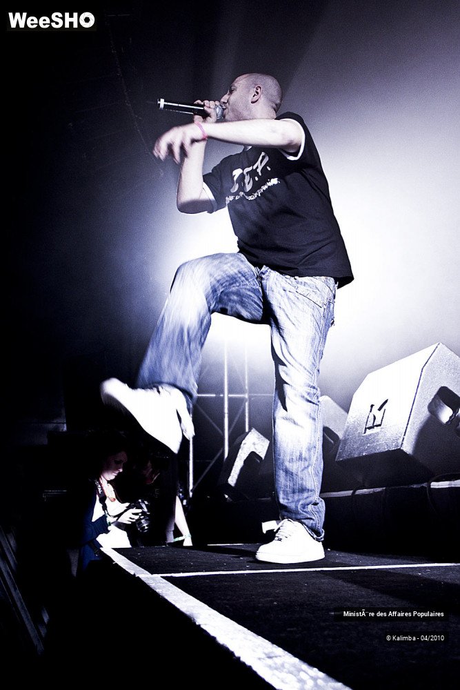 8/38 photos du spectacle Ministère des Affaires Populaires