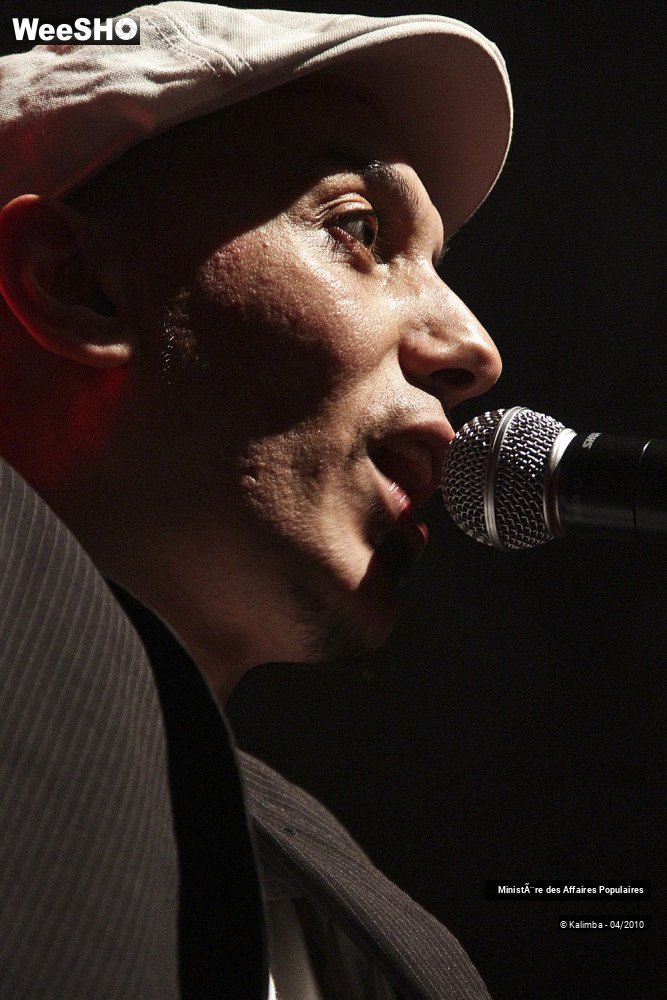 11/38 photos du spectacle Ministère des Affaires Populaires