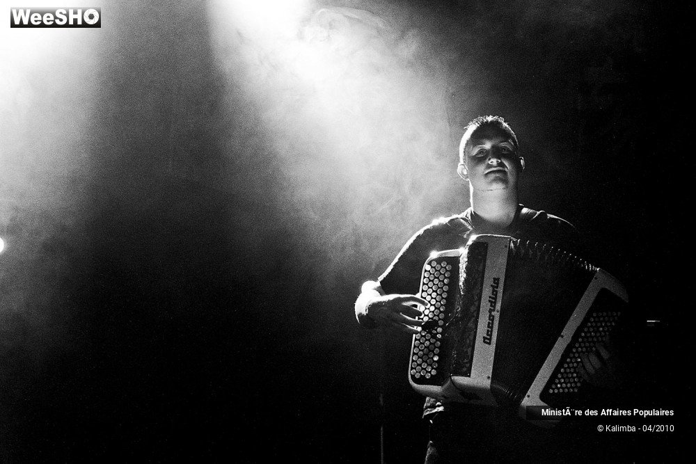 14/38 photos du spectacle Ministère des Affaires Populaires