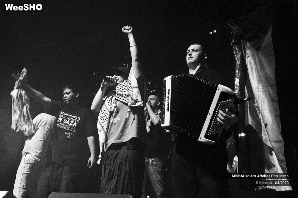 21/38 photos du spectacle Ministère des Affaires Populaires