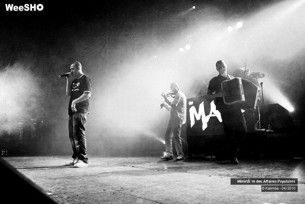 27/38 photos du spectacle Ministère des Affaires Populaires