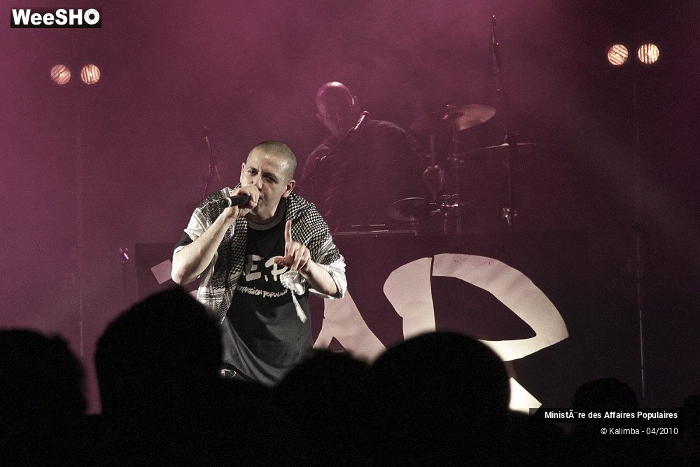 32/38 photos du spectacle Ministère des Affaires Populaires