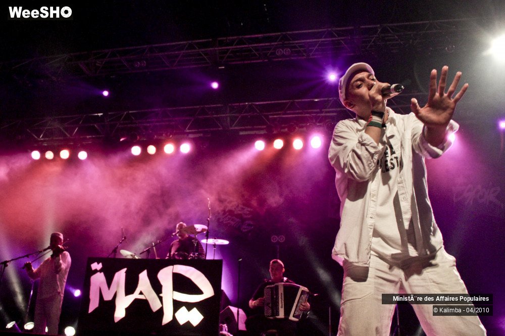 38/38 photos du spectacle Ministère des Affaires Populaires