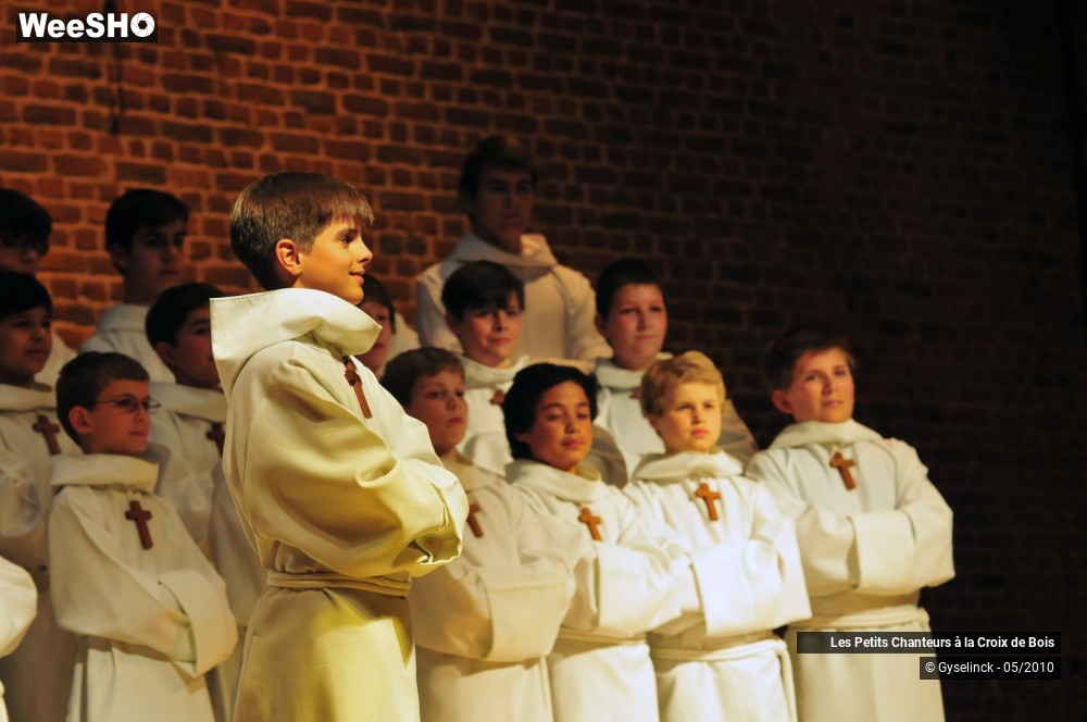 2/28 photos du spectacle Les Petits Chanteurs à la Croix de Bois