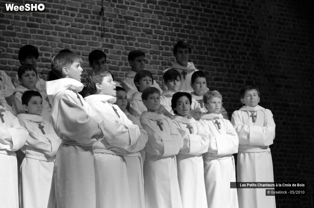3/28 photos du spectacle Les Petits Chanteurs à la Croix de Bois