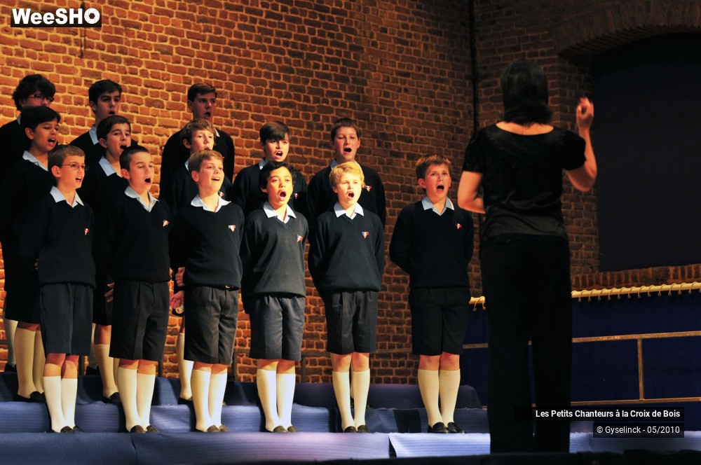 6/28 photos du spectacle Les Petits Chanteurs à la Croix de Bois