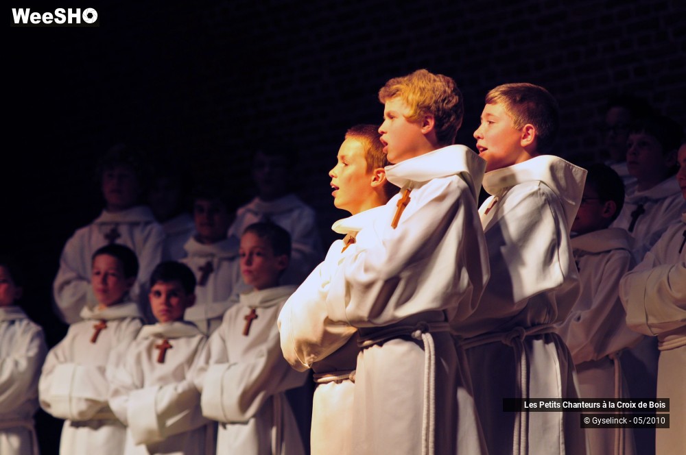 8/28 photos du spectacle Les Petits Chanteurs à la Croix de Bois