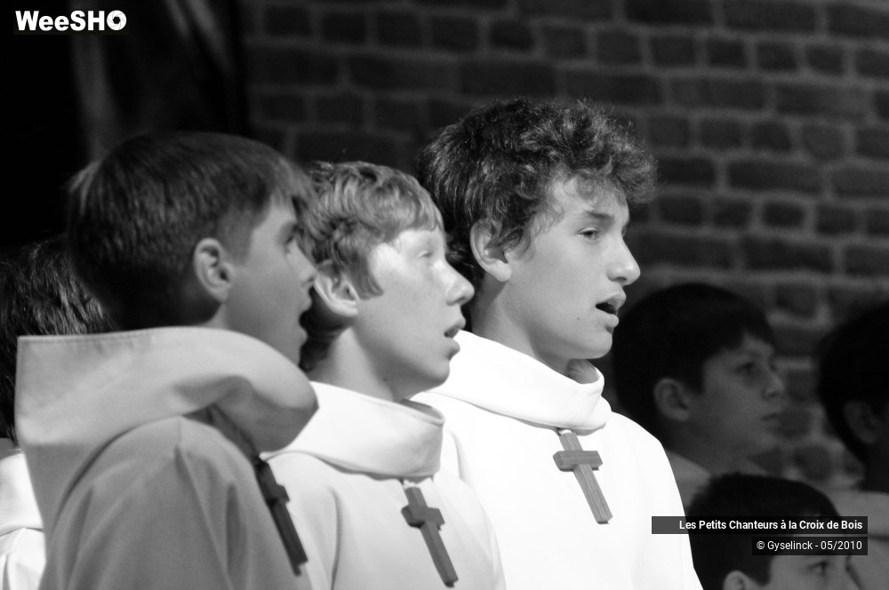 18/28 photos du spectacle Les Petits Chanteurs à la Croix de Bois