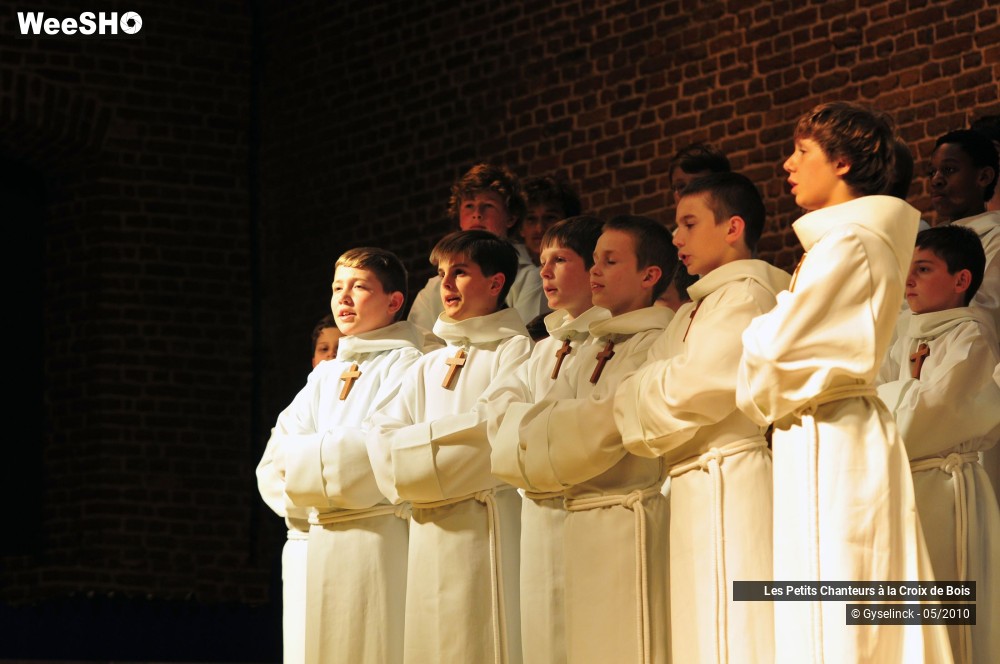 20/28 photos du spectacle Les Petits Chanteurs à la Croix de Bois