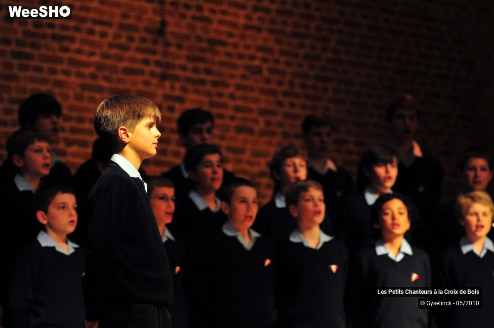 21/28 photos du spectacle Les Petits Chanteurs à la Croix de Bois
