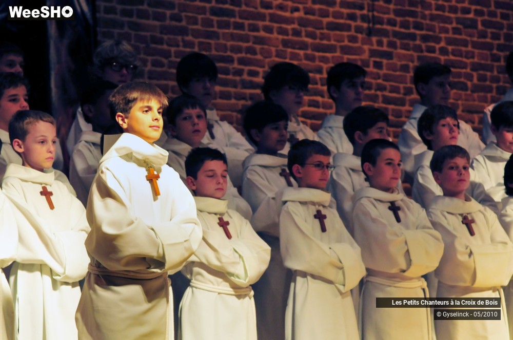 22/28 photos du spectacle Les Petits Chanteurs à la Croix de Bois