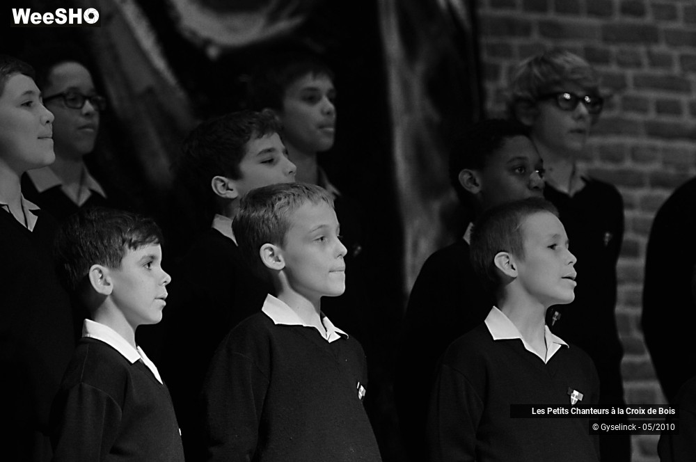 26/28 photos du spectacle Les Petits Chanteurs à la Croix de Bois