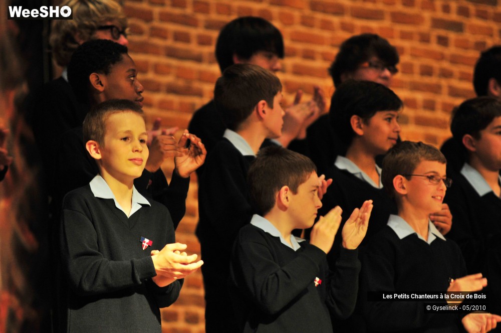 28/28 photos du spectacle Les Petits Chanteurs à la Croix de Bois