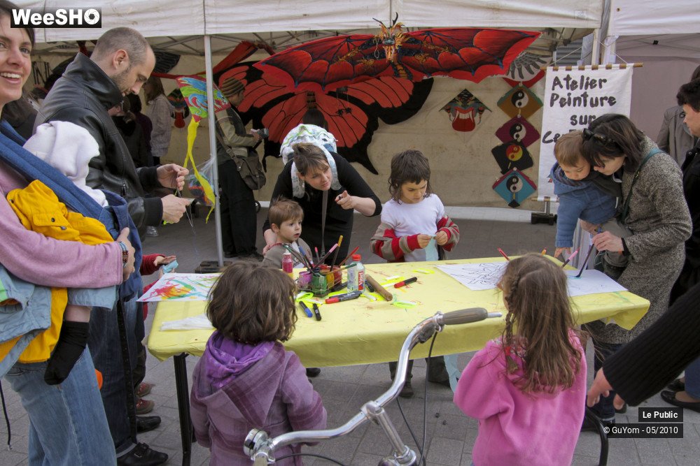 14/43 photos du spectacle Les Rues Joyeuses Ambiance 1