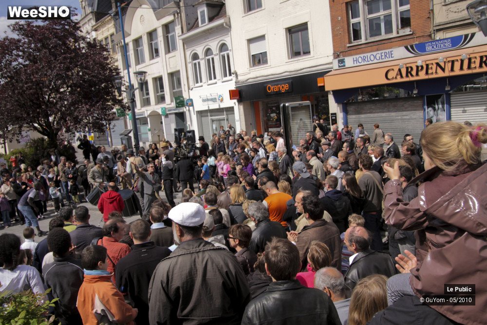 16/43 photos du spectacle Les Rues Joyeuses Ambiance 1