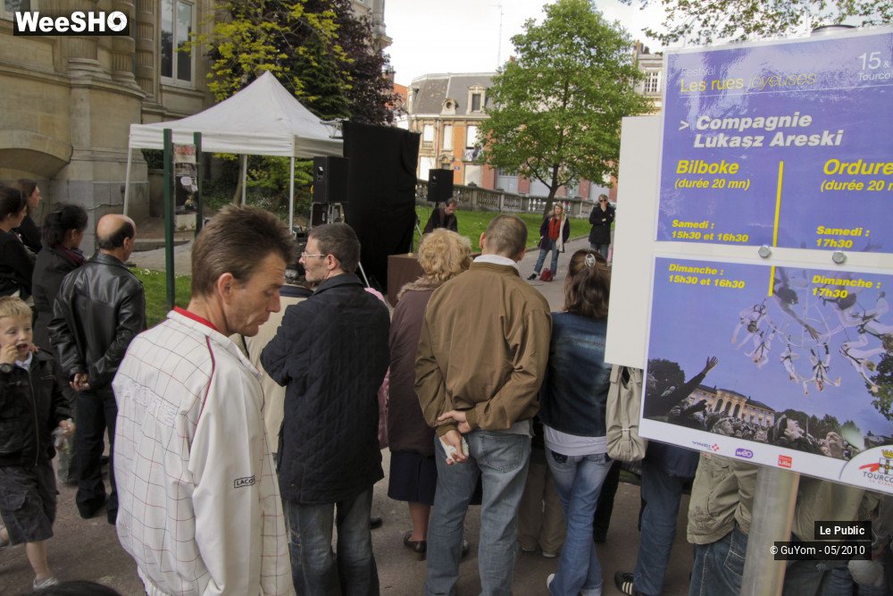17/43 photos du spectacle Les Rues Joyeuses Ambiance 1