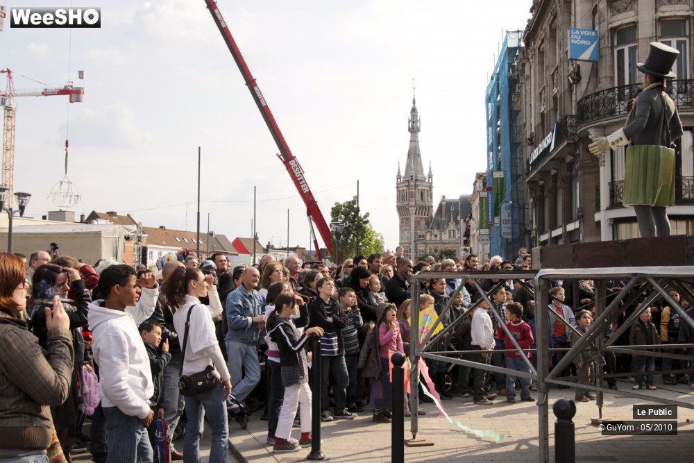 28/43 photos du spectacle Les Rues Joyeuses Ambiance 1