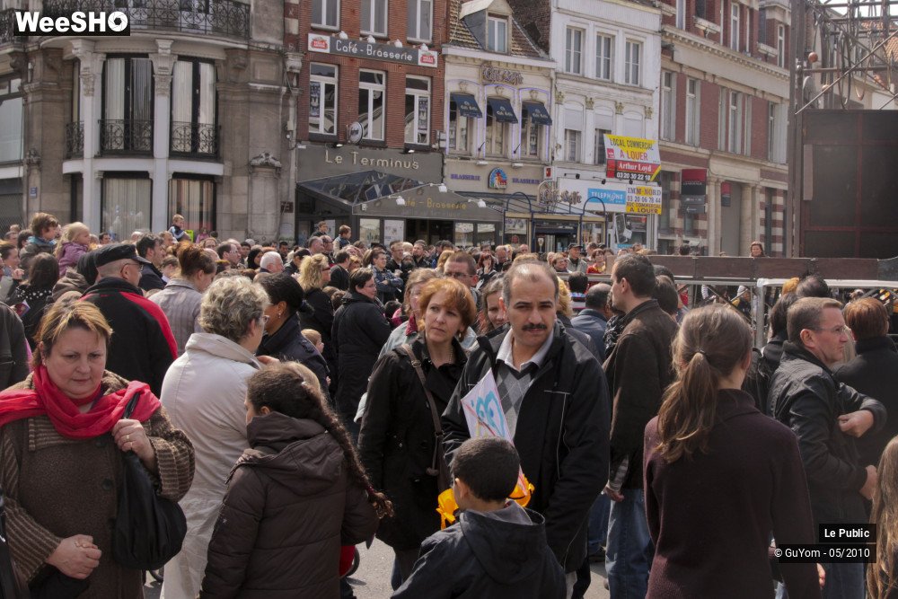 37/43 photos du spectacle Les Rues Joyeuses Ambiance 1