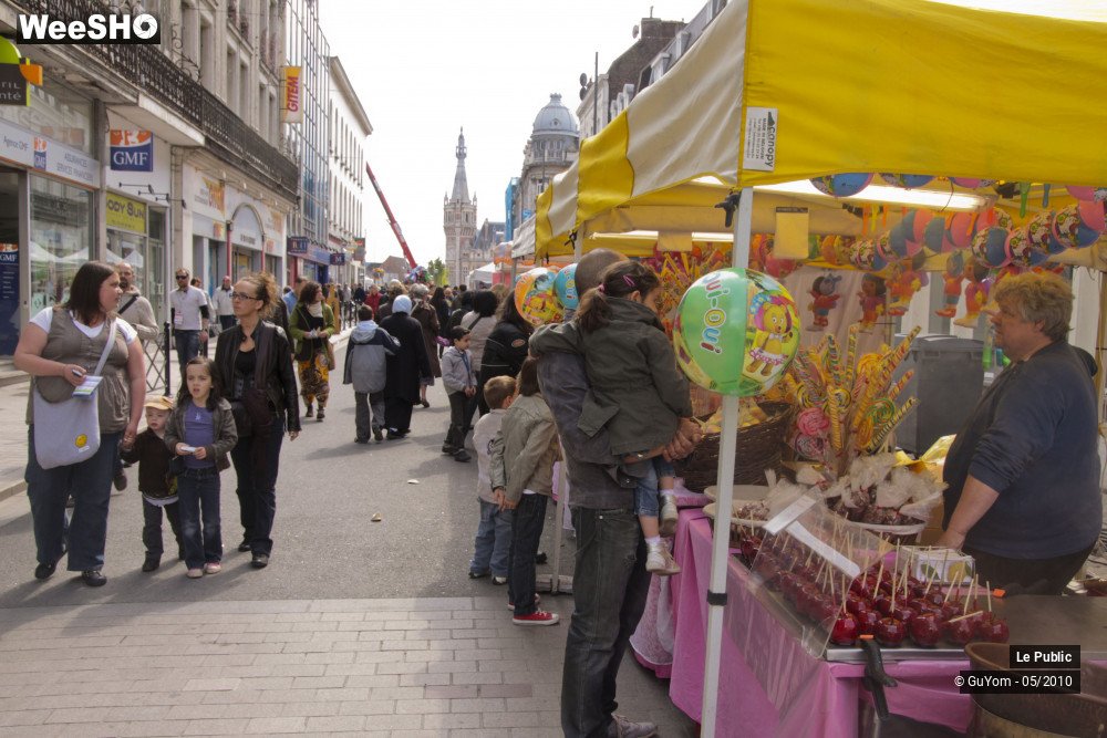 38/43 photos du spectacle Les Rues Joyeuses Ambiance 1