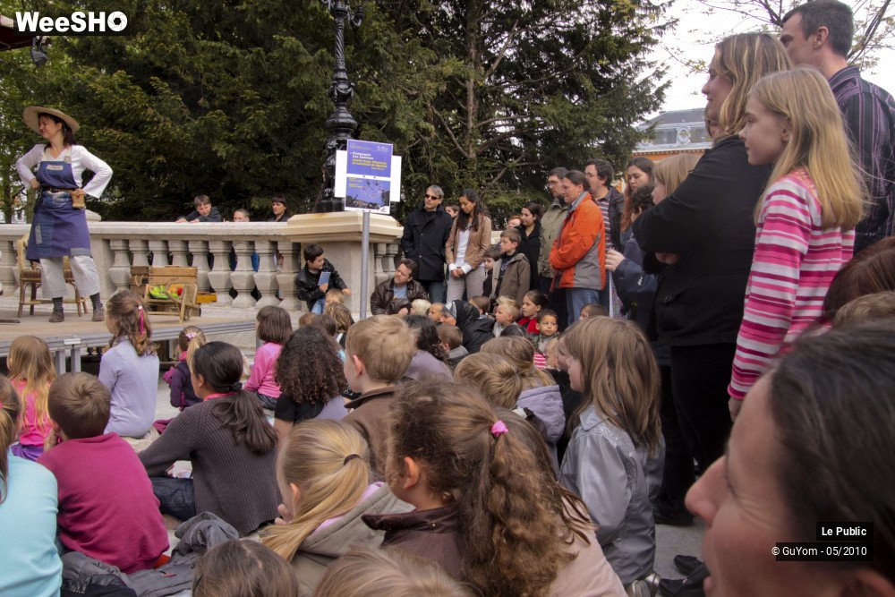 40/43 photos du spectacle Les Rues Joyeuses Ambiance 1