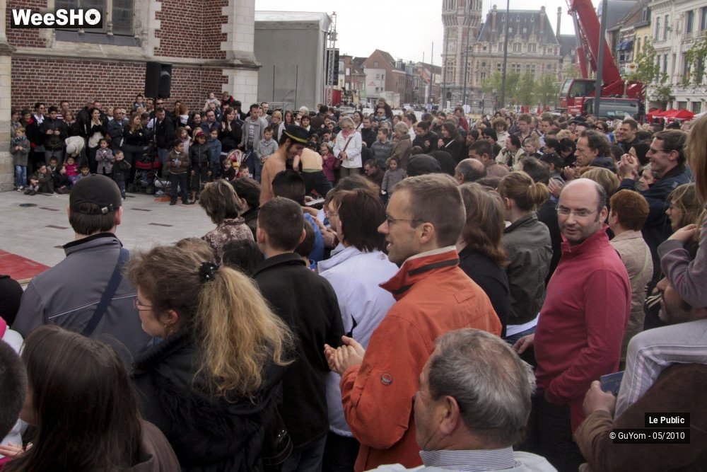 43/43 photos du spectacle Les Rues Joyeuses Ambiance 1