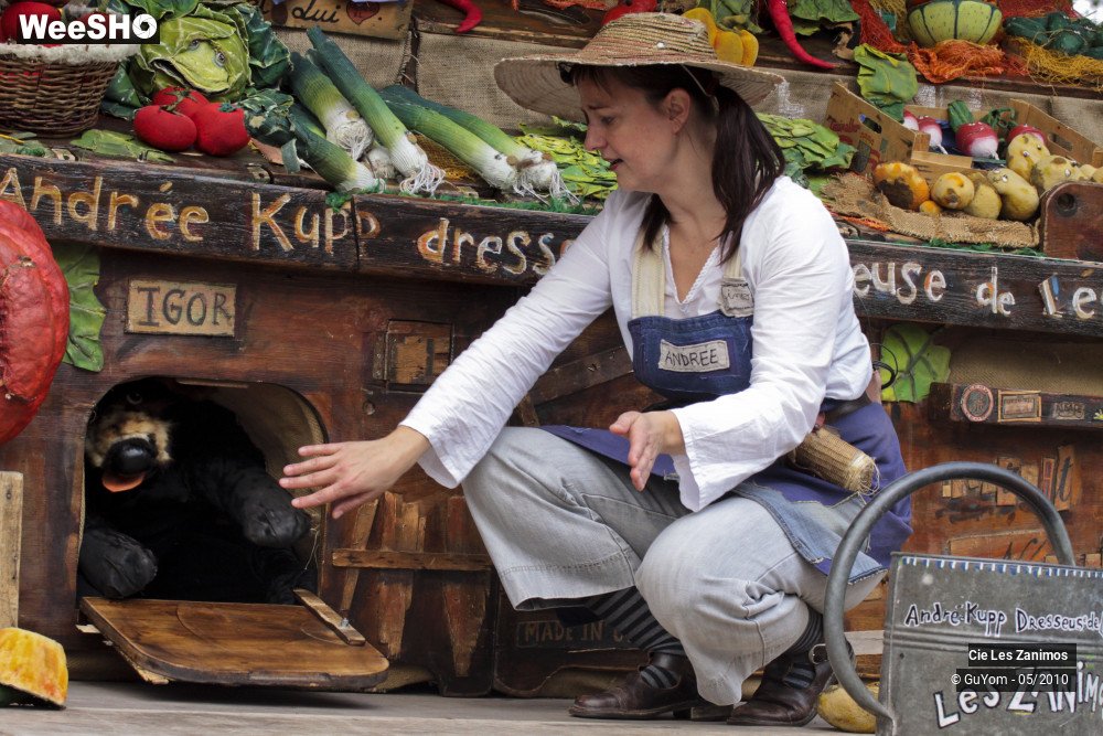 16/29 photos du spectacle Andrée Kupp, dresseuse de Légumes