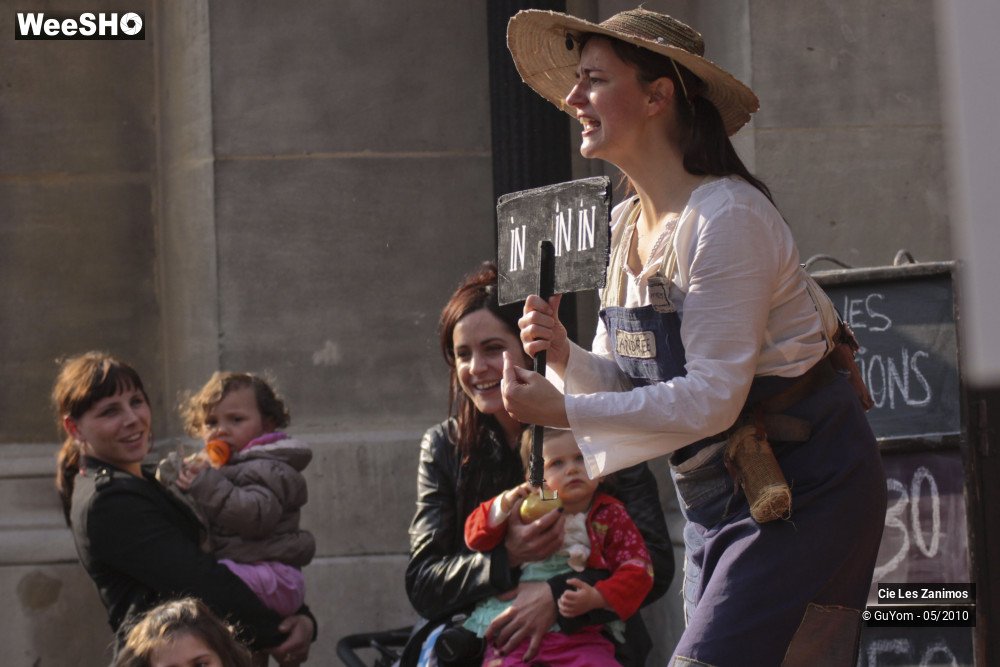 19/29 photos du spectacle Andrée Kupp, dresseuse de Légumes