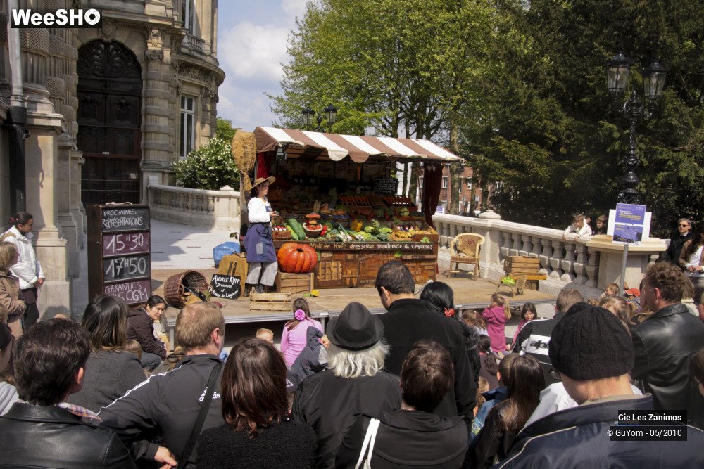 28/29 photos du spectacle Andrée Kupp, dresseuse de Légumes