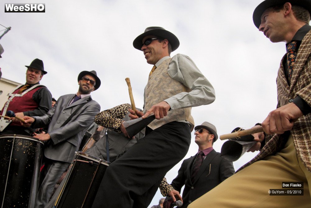 12/50 photos du spectacle Fanfare Détonnante
